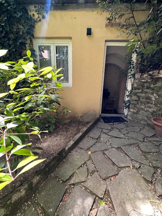 Pensión Dependance In Giardino Storico